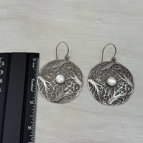 Sterling Silver 925 Filigree Round with Mother of Pearl Accent Earrings 23g - Picture 3 of 9